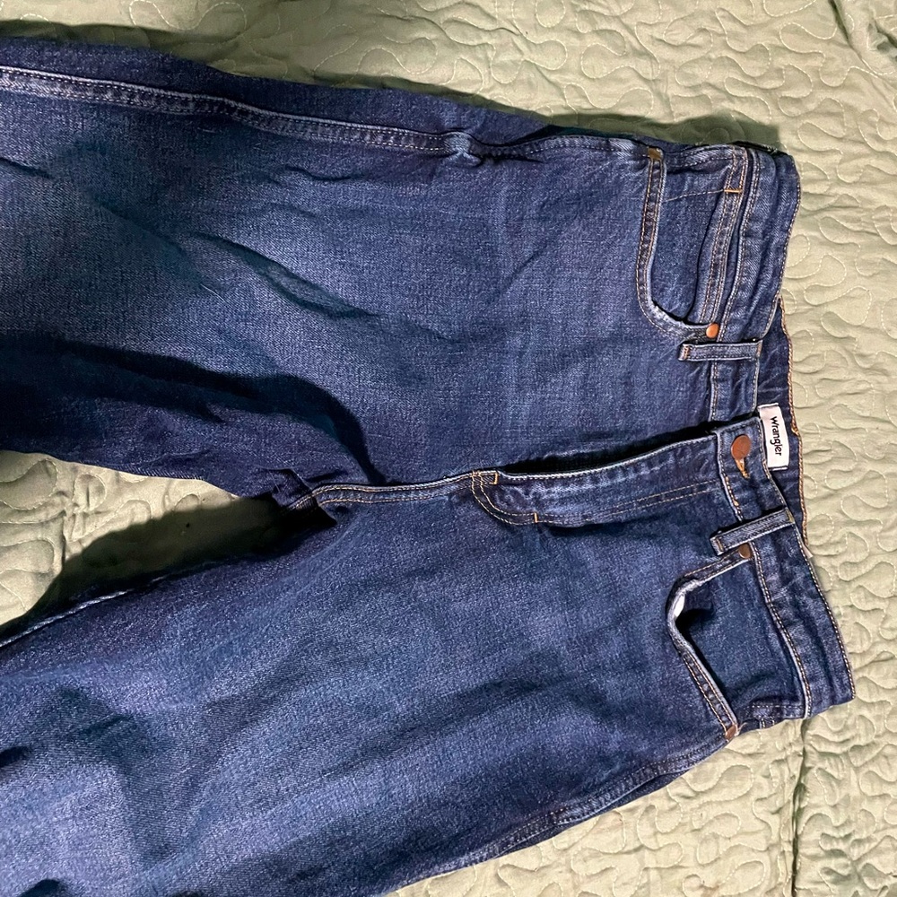 Never worn bought them from buckle never worn no holes